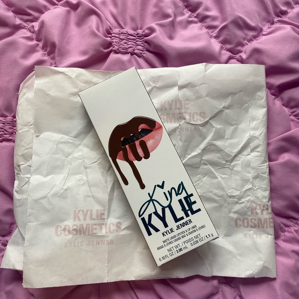 NIB!! King Kylie Lip Kit in True Brown K!!